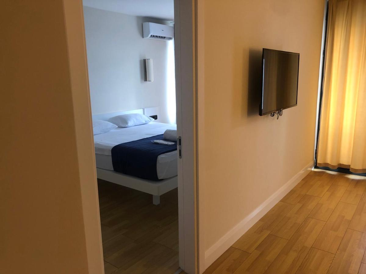 Orbi City Apartments On The Beach Batumi Esterno foto