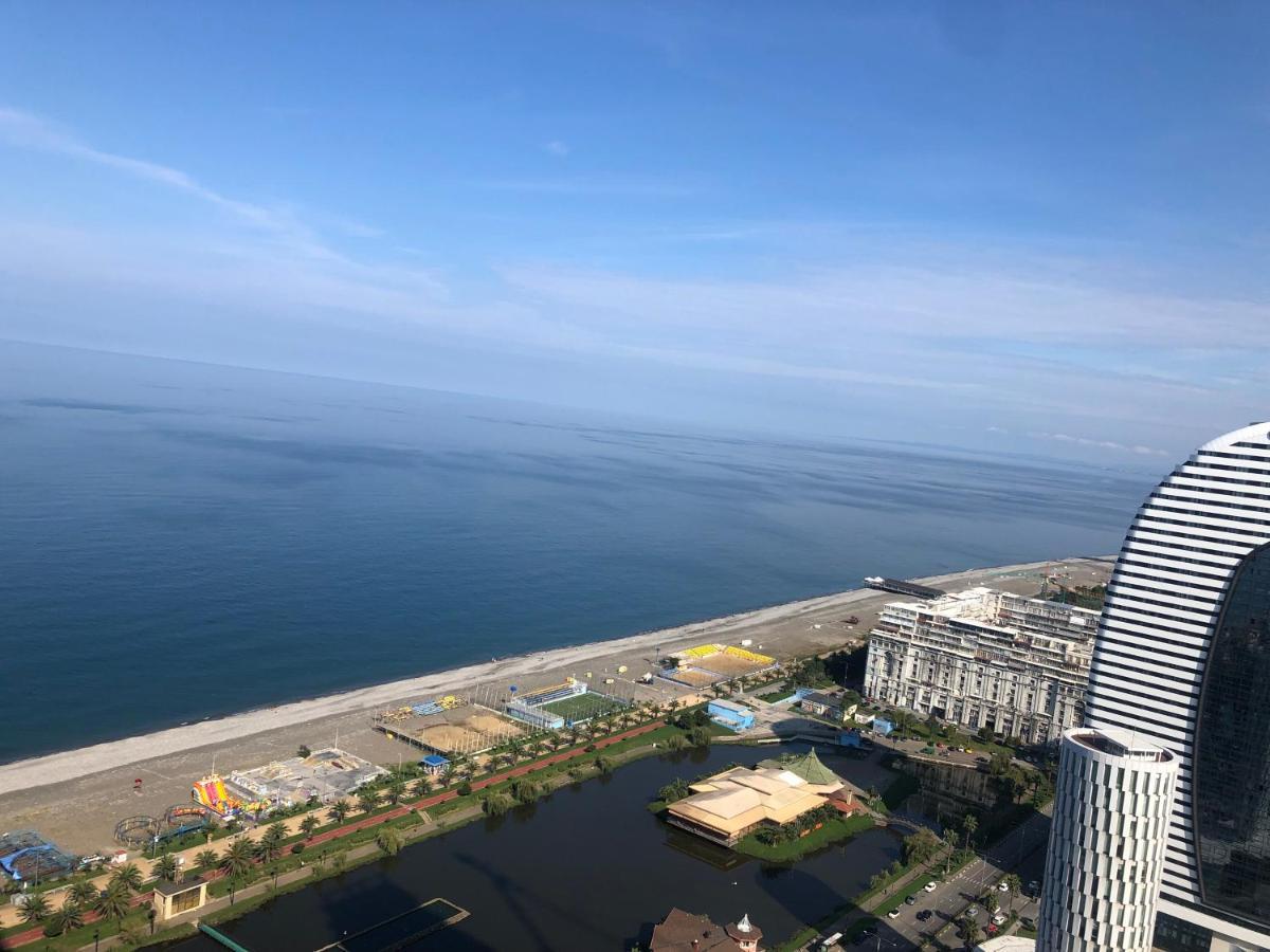Orbi City Apartments On The Beach Batumi Esterno foto