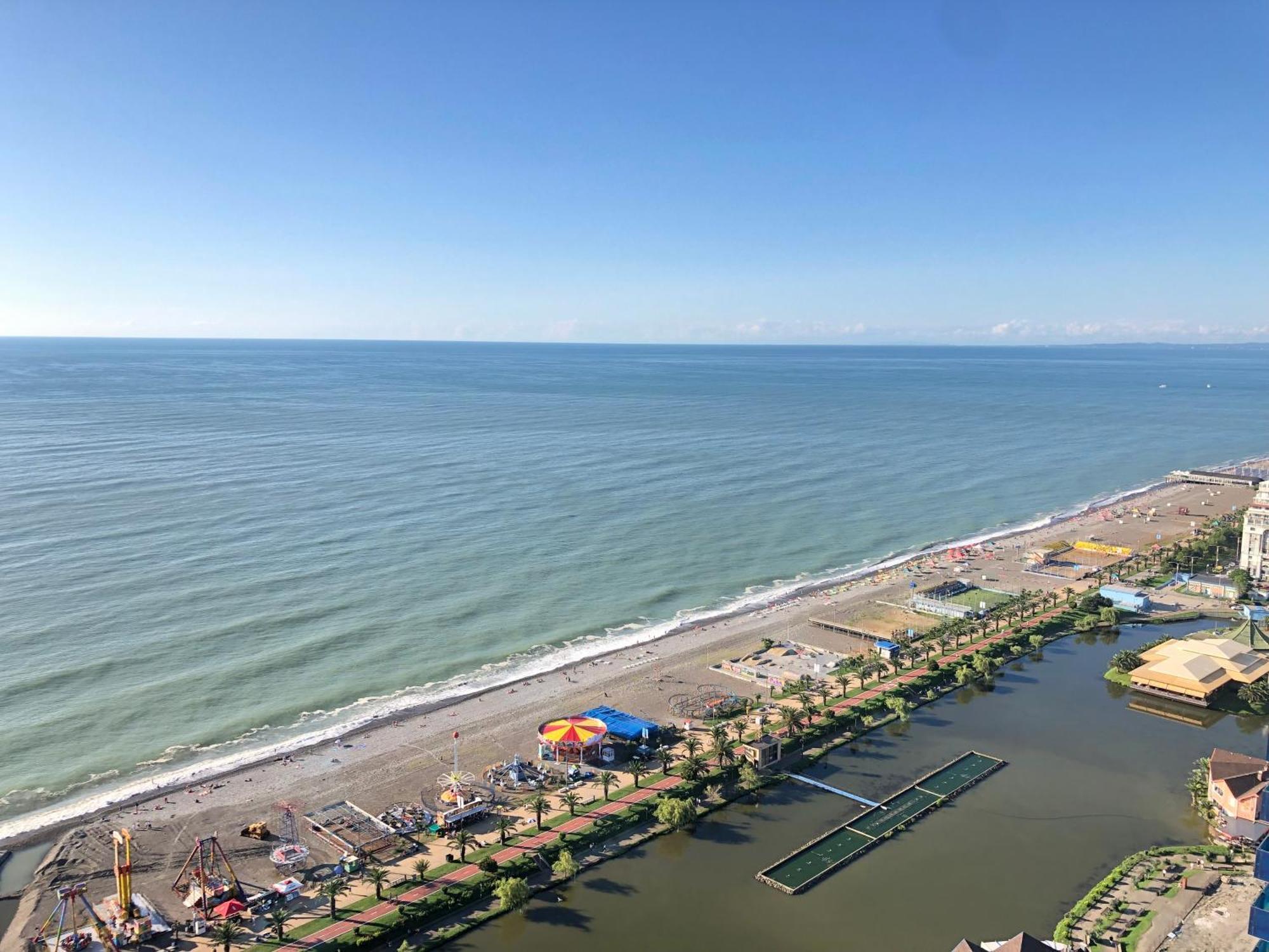 Orbi City Apartments On The Beach Batumi Esterno foto