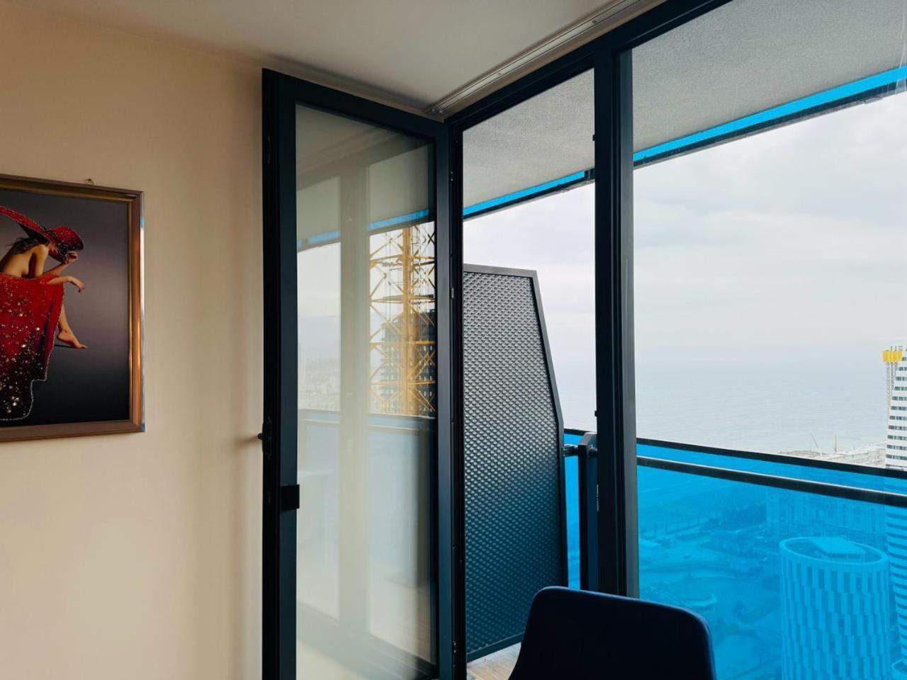 Orbi City Apartments On The Beach Batumi Esterno foto